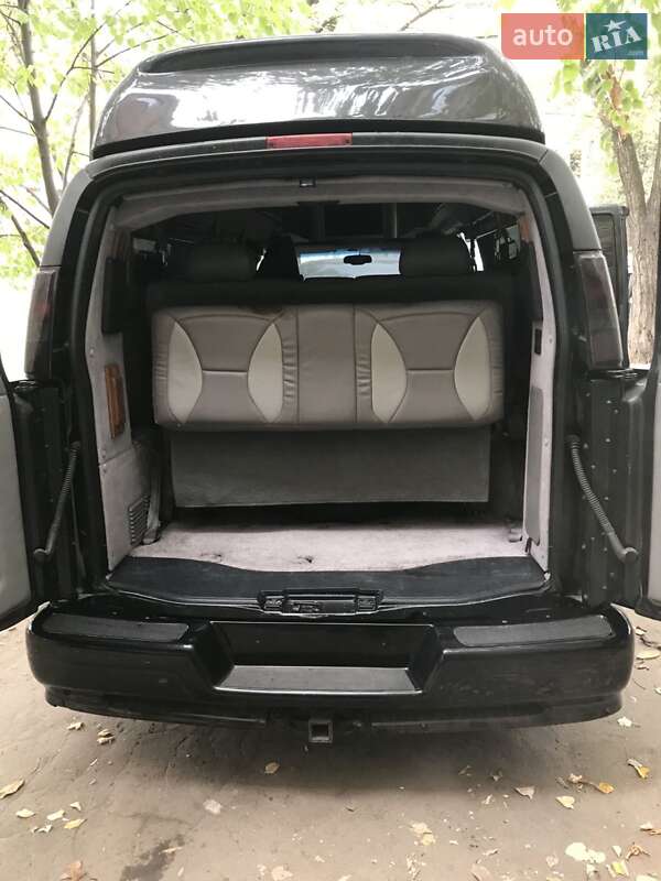 Мінівен Chevrolet Express 2004 в Миколаєві