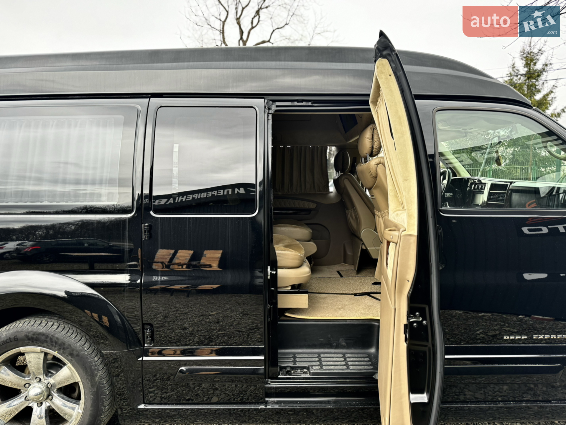 2010 Chevrolet Express - мініатюра 9