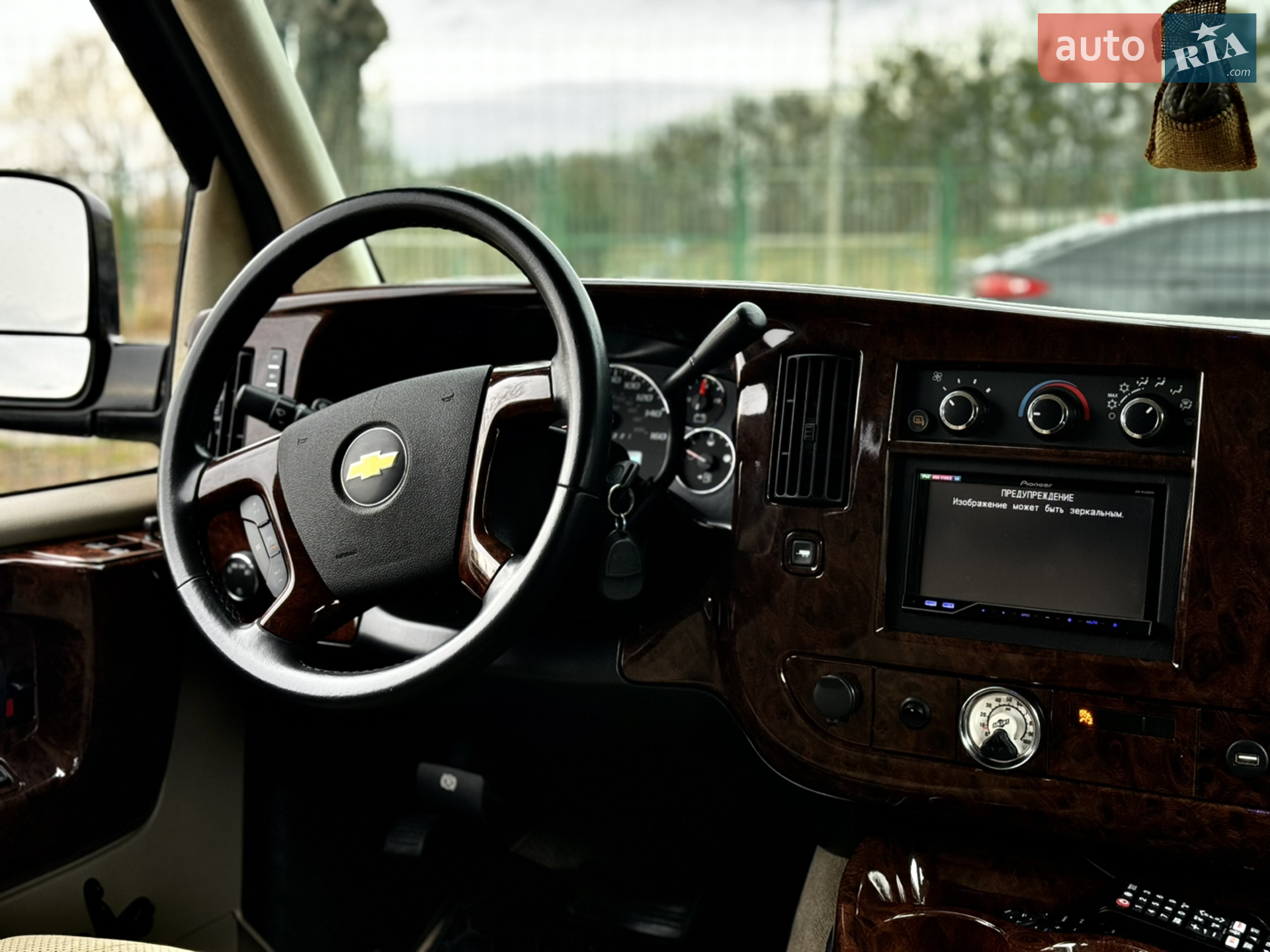 2010 Chevrolet Express - мініатюра 13