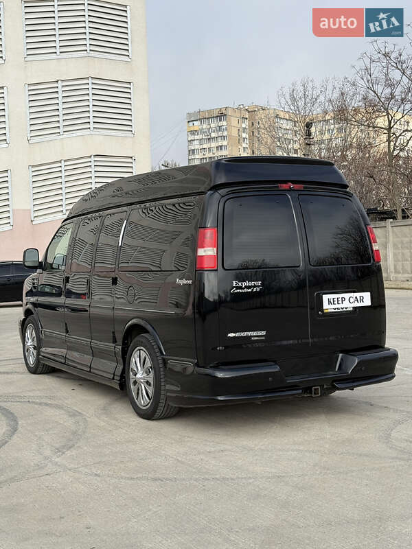 Мінівен Chevrolet Express 2013 в Одесі