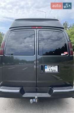 Минивэн Chevrolet Express 2004 в 