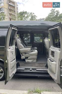 Минивэн Chevrolet Express 2004 в 