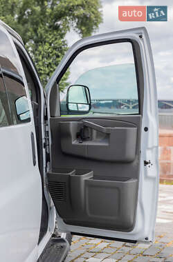Минивэн Chevrolet Express 2018 в 