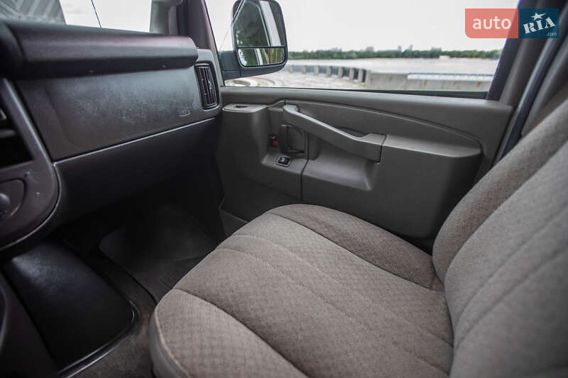 Минивэн Chevrolet Express 2018 в Киеве фото 24 Минивэн Chevrolet Express 2018 в Киеве