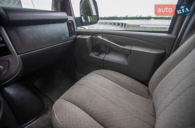 Минивэн Chevrolet Express 2018 в 