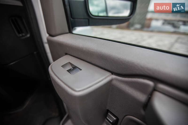 Минивэн Chevrolet Express 2018 в Киеве фото 38 Минивэн Chevrolet Express 2018 в Киеве