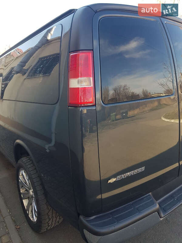 Минивэн Chevrolet Express 2017 в Днепре фото 5 Минивэн Chevrolet Express 2017 в Днепре