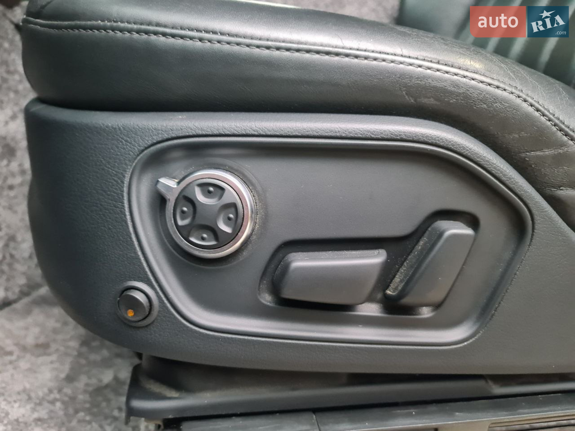 2017 Chevrolet Express - мініатюра 26