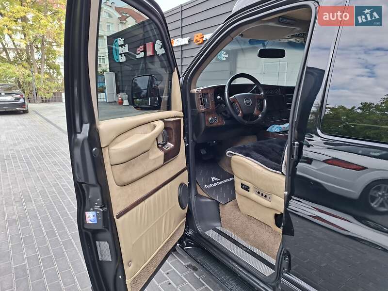Мінівен Chevrolet Express 2008 в Одесі