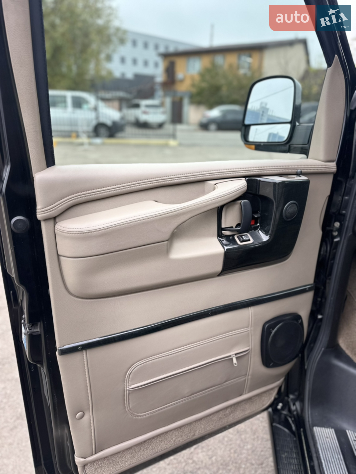 2012 Chevrolet Express - мініатюра 12