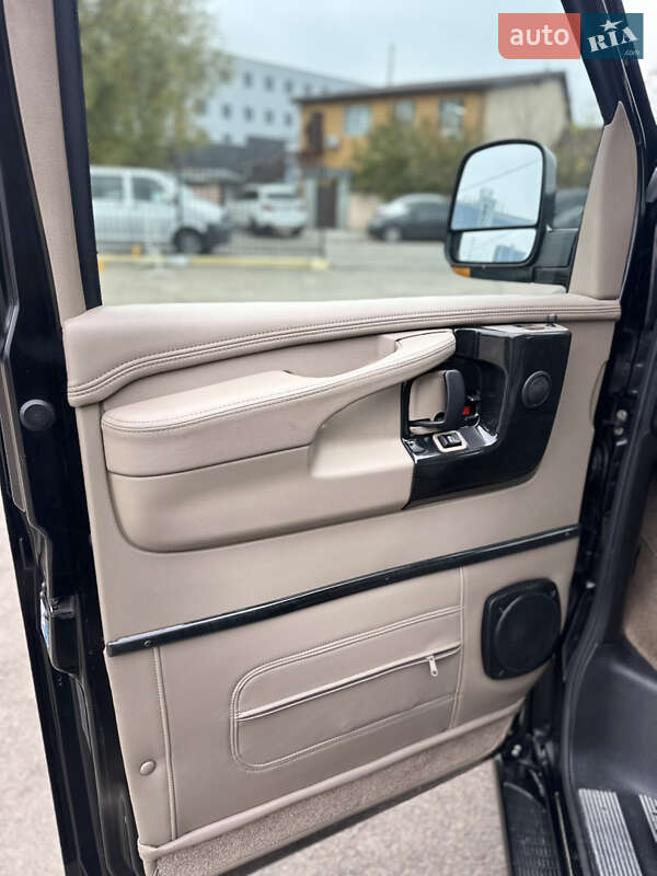 Мінівен Chevrolet Express 2012 в Києві