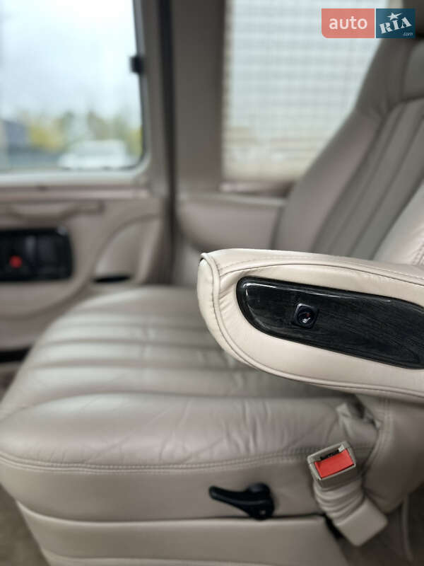 Мінівен Chevrolet Express 2012 в Києві