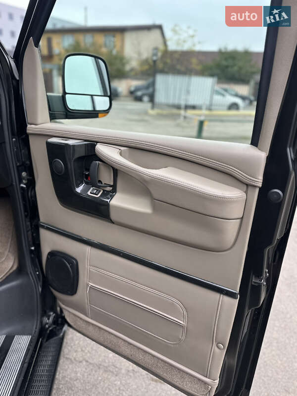 Мінівен Chevrolet Express 2012 в Києві