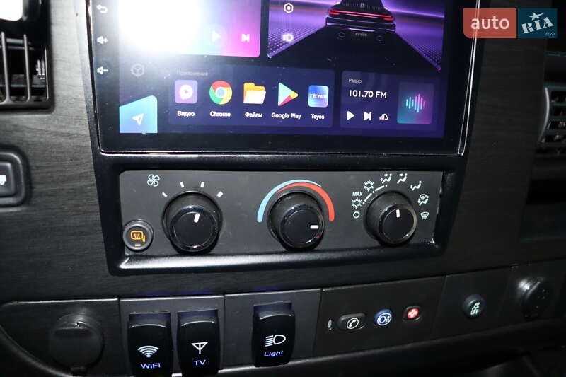 Мінівен Chevrolet Express 2014 в Львові