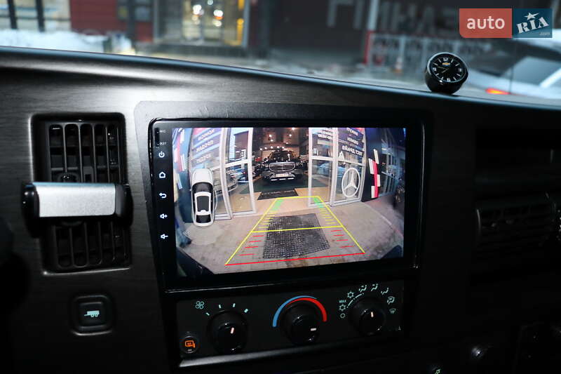 Мінівен Chevrolet Express 2014 в Львові