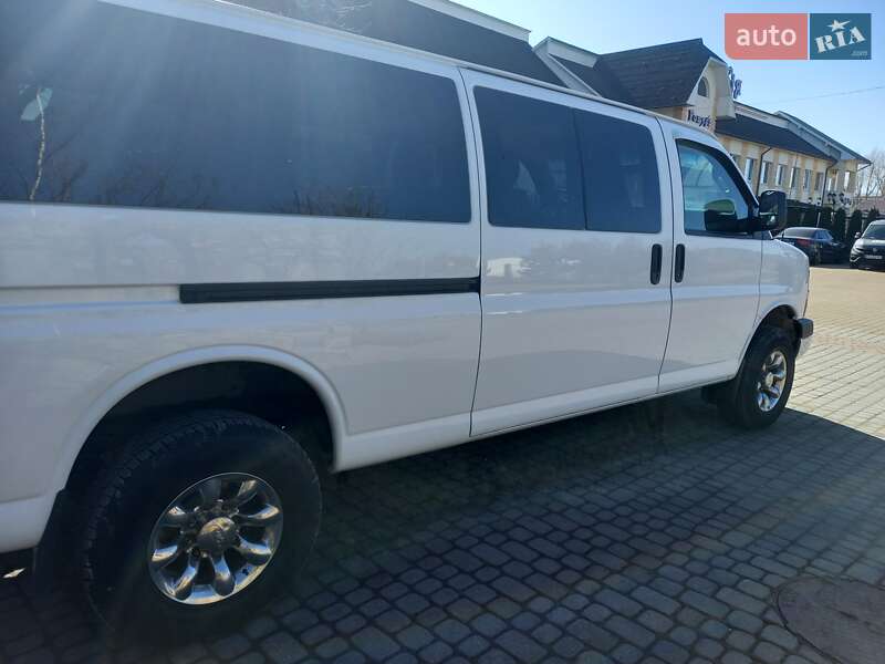 Мінівен Chevrolet Express 2017 в Долині