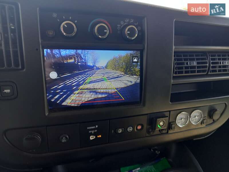 Мінівен Chevrolet Express 2017 в Долині