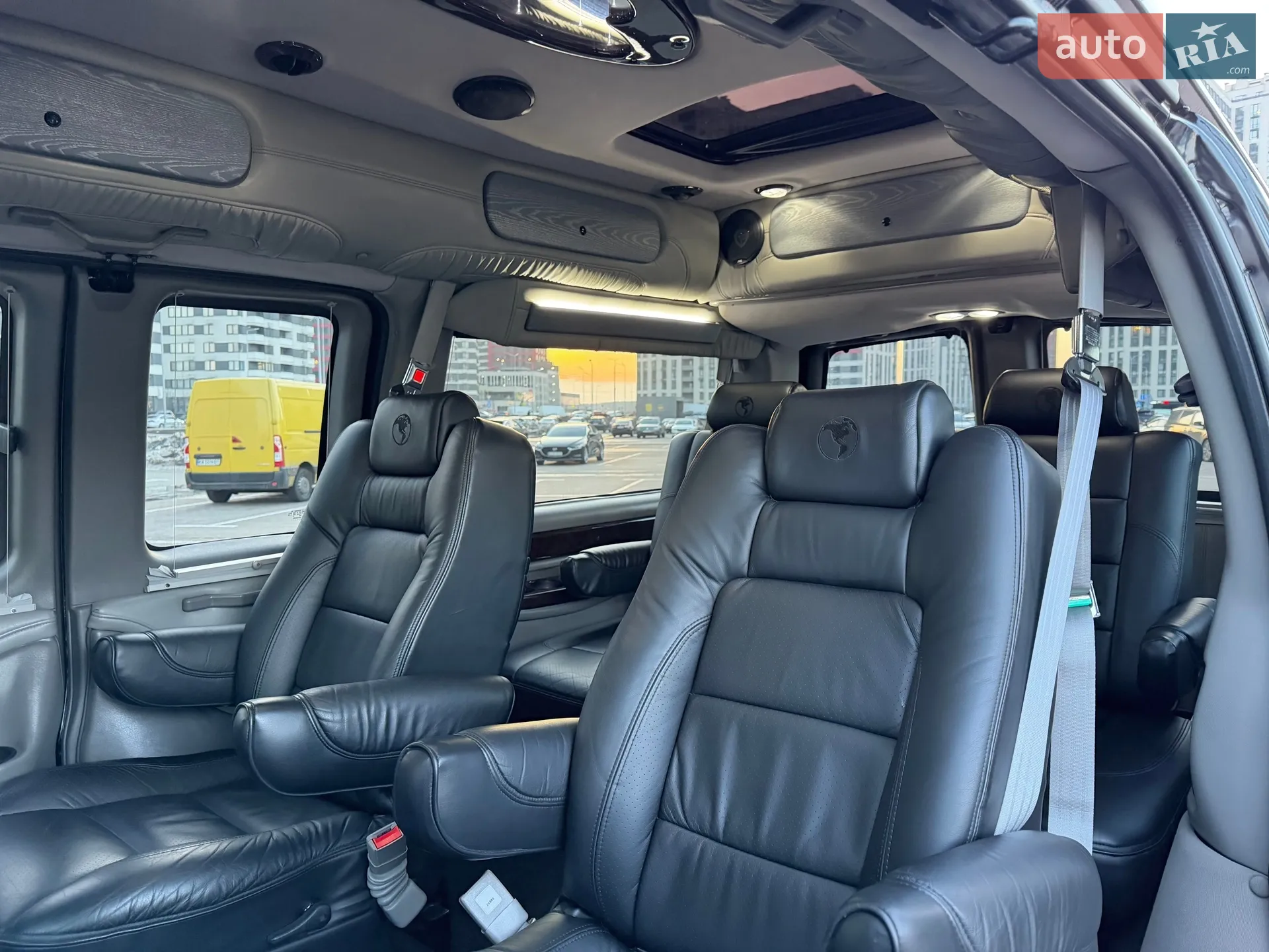 2010 Chevrolet Express - мініатюра 29