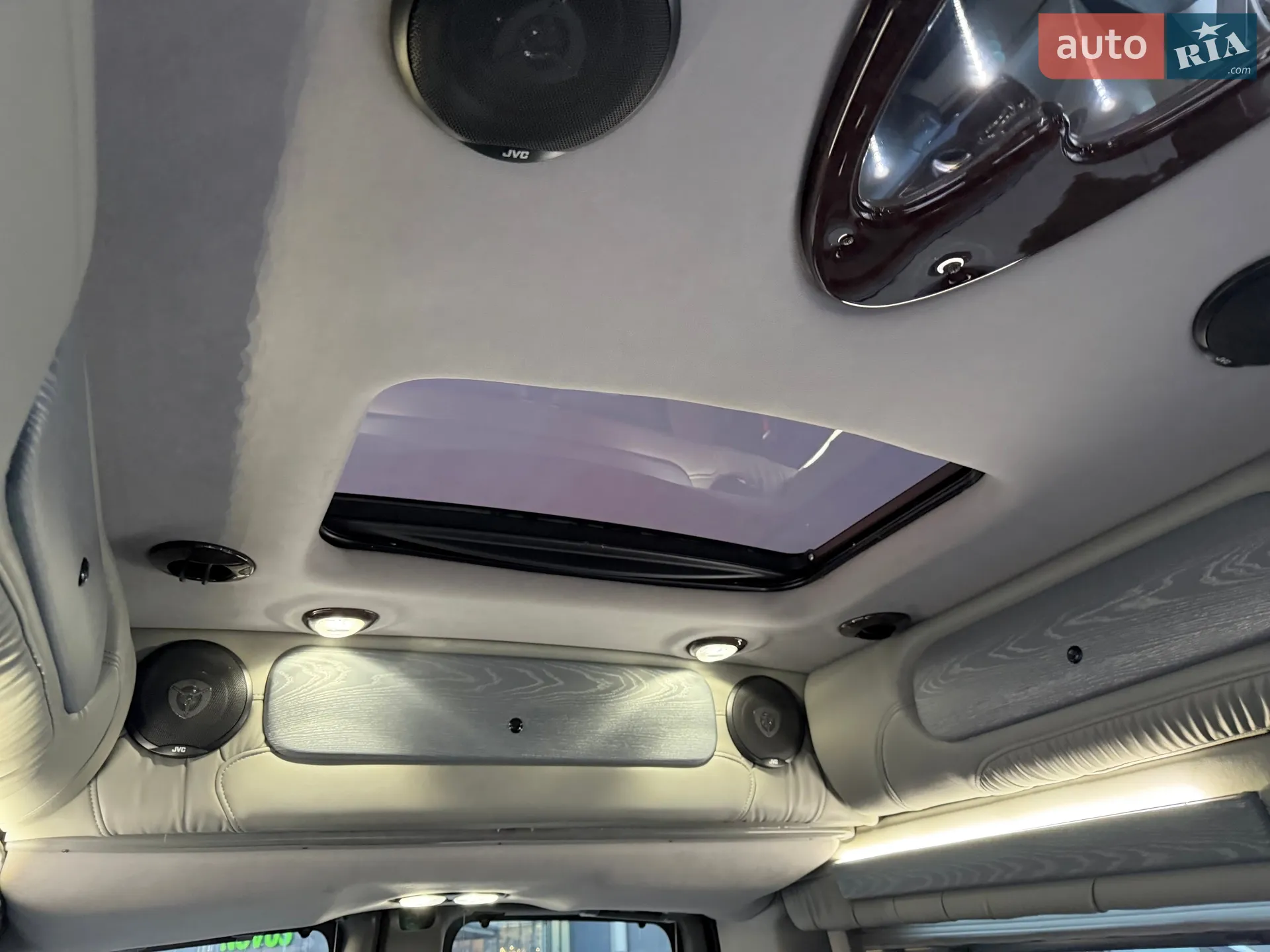 2010 Chevrolet Express - мініатюра 41