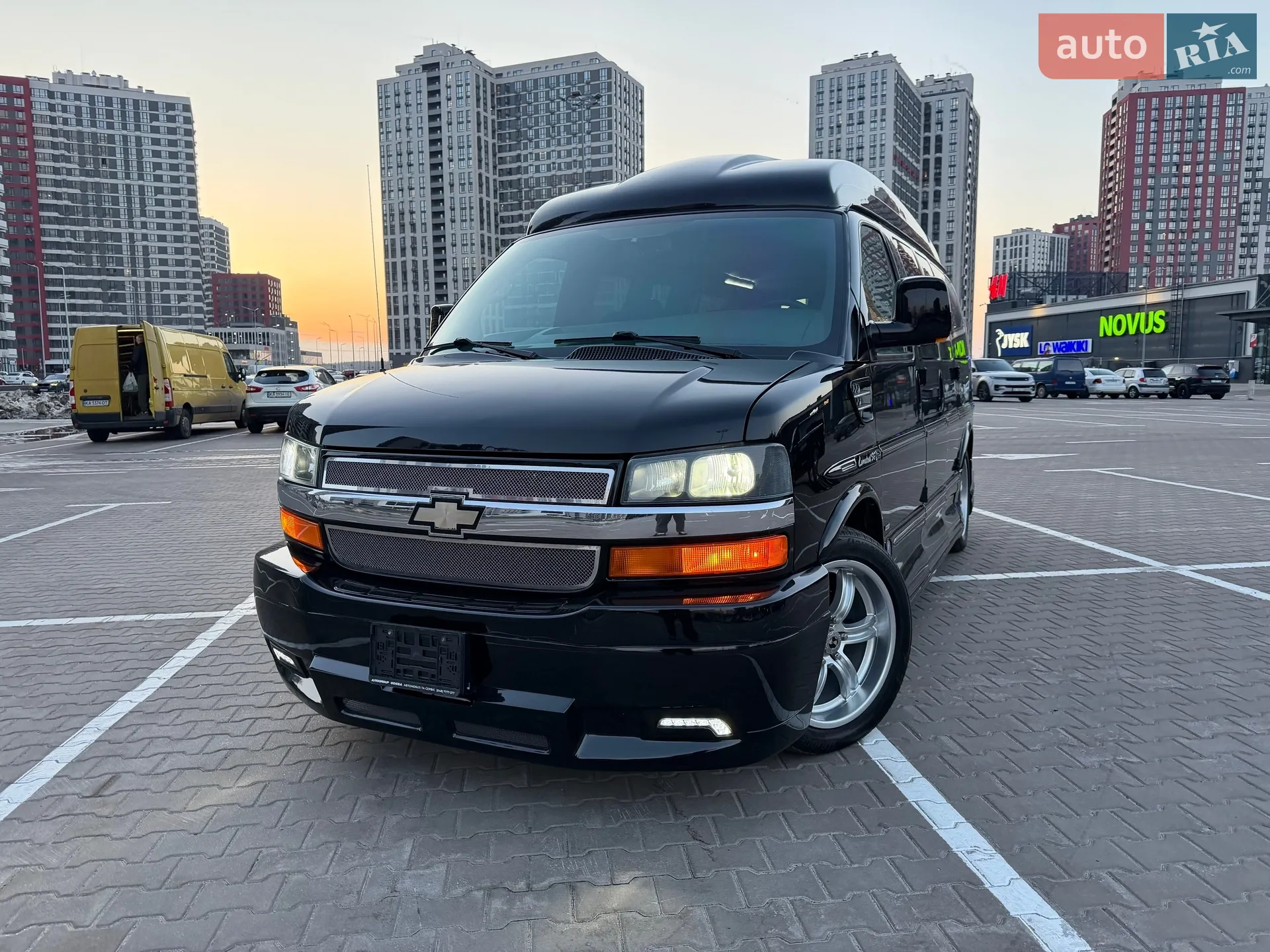 2010 Chevrolet Express - мініатюра 48