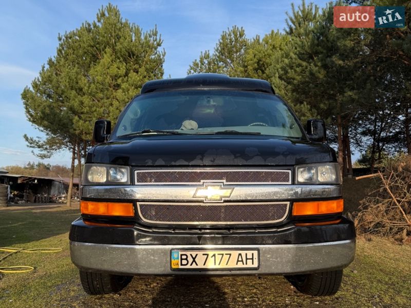 Минивэн Chevrolet Express 2008 в Нетешине