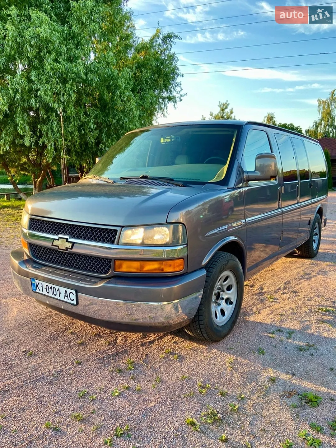 2010 Chevrolet Express - мініатюра 3