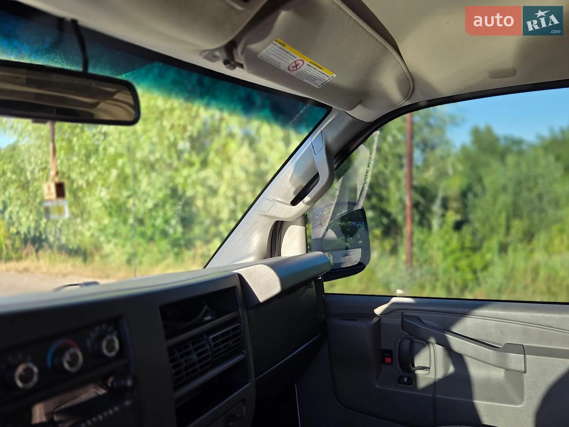2018 Chevrolet Express - мініатюра 29