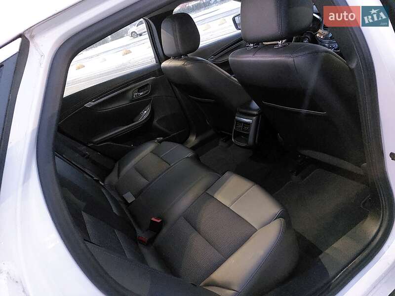 Седан Chevrolet Impala 2016 в Києві