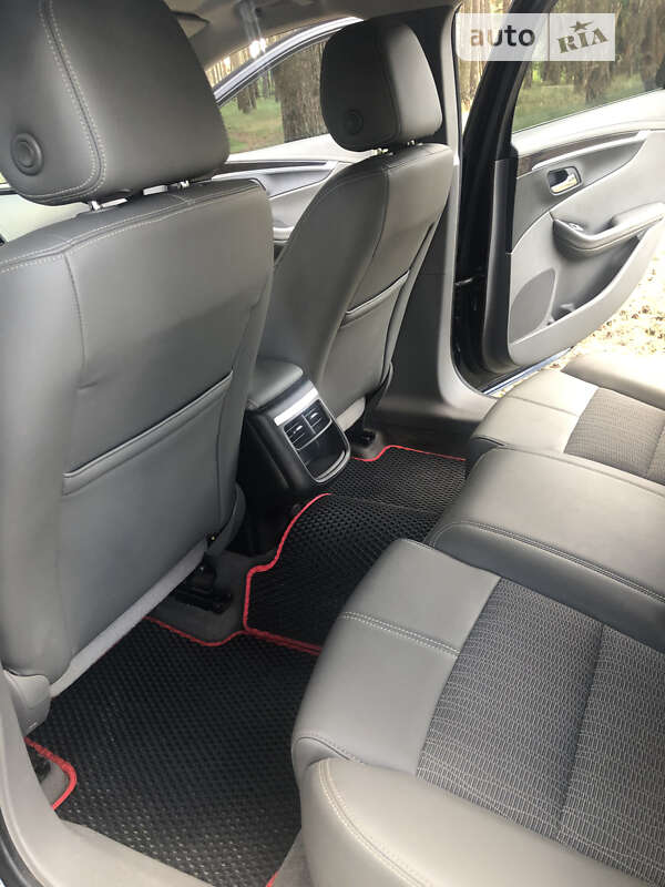 Седан Chevrolet Impala 2016 в Сумах