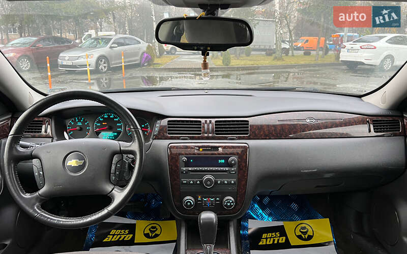 Седан Chevrolet Impala 2013 в Львові