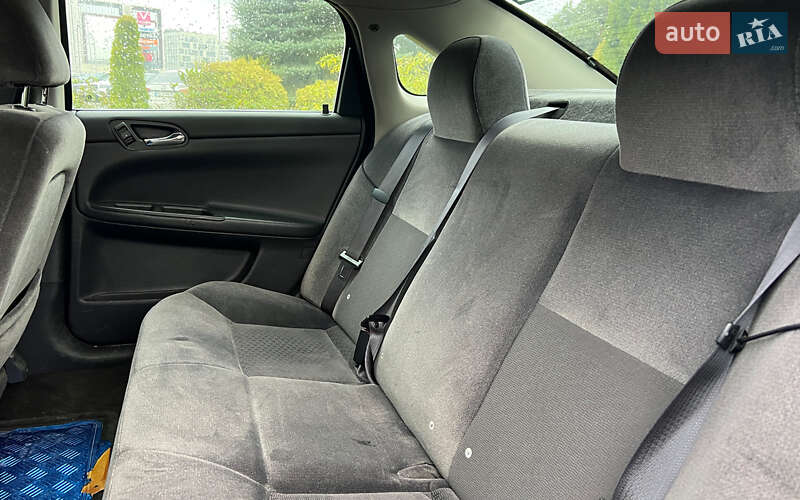 Седан Chevrolet Impala 2013 в Львові