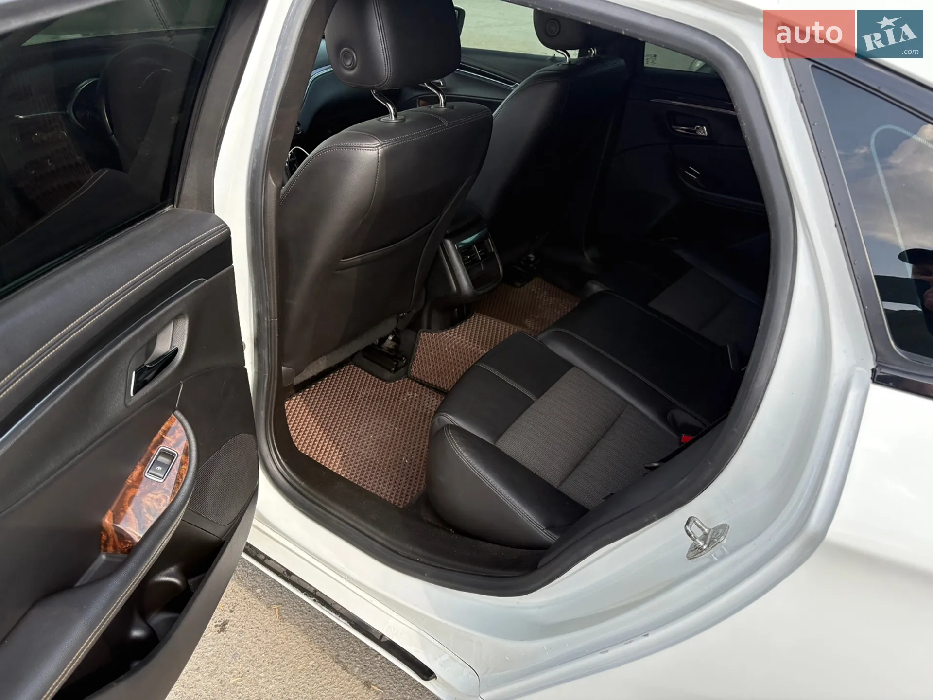 2014 Chevrolet Impala - мініатюра 18