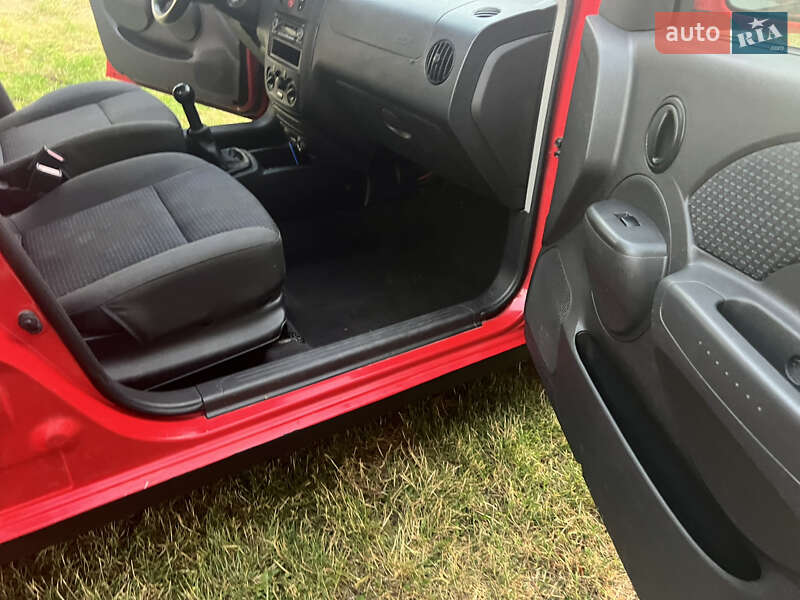 Хетчбек Chevrolet Kalos 2005 в Соломонове