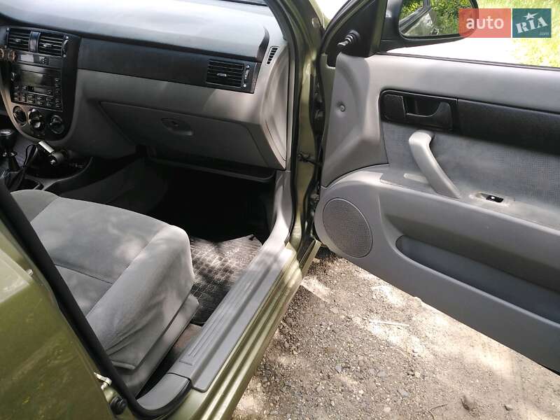 Седан Chevrolet Lacetti 2005 в Ужгороде