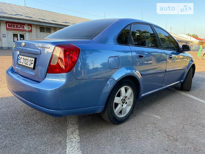 Седан Chevrolet Lacetti 2004 в Львове