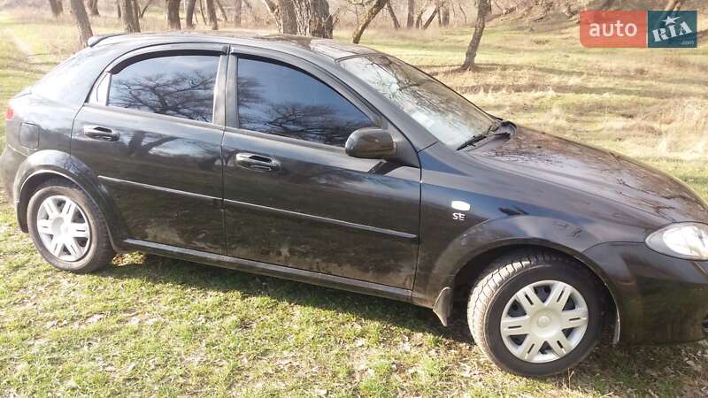 Хетчбек Chevrolet Lacetti 2012 в Дніпрі