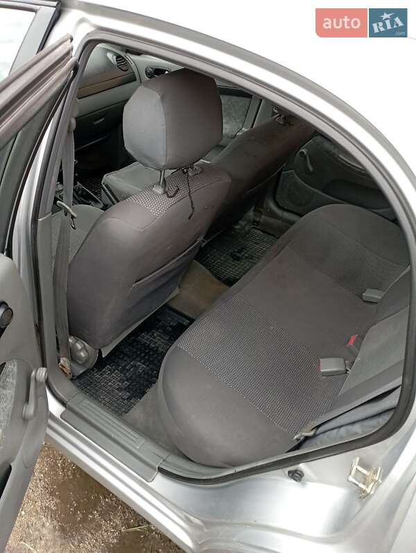 Хетчбек Chevrolet Lacetti 2004 в Кропивницькому