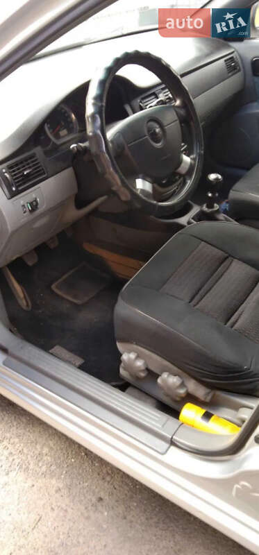 Седан Chevrolet Lacetti 2005 в Кривом Роге