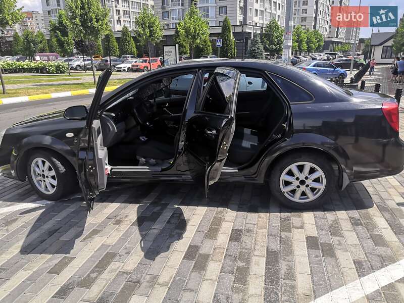 Седан Chevrolet Lacetti 2005 в Львове