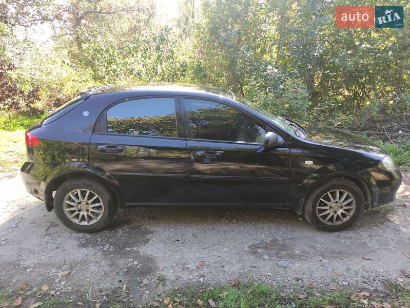 Хэтчбек Chevrolet Lacetti 2005 в Каменском фото 6 Хэтчбек Chevrolet Lacetti 2005 в Каменском