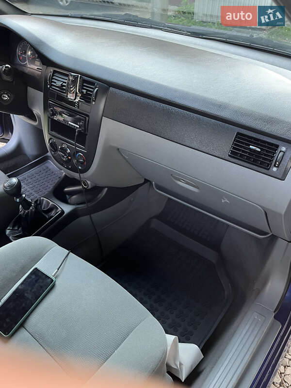 Седан Chevrolet Lacetti 2005 в Івано-Франківську