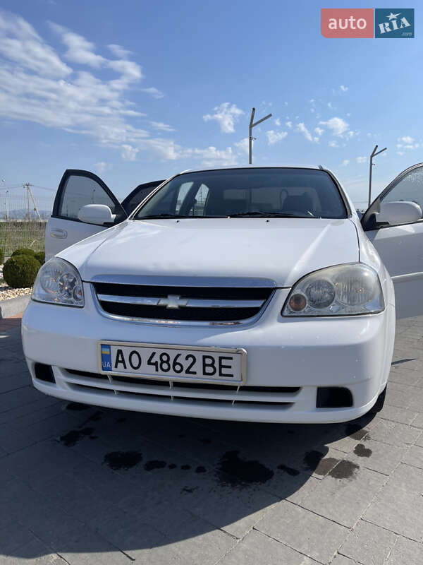 Седан Chevrolet Lacetti 2012 в Хусті