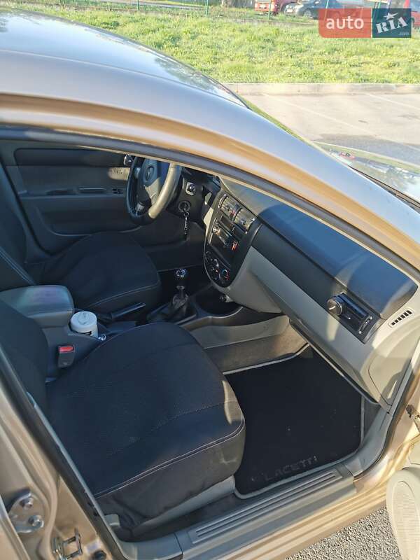 Седан Chevrolet Lacetti 2006 в Киеве
