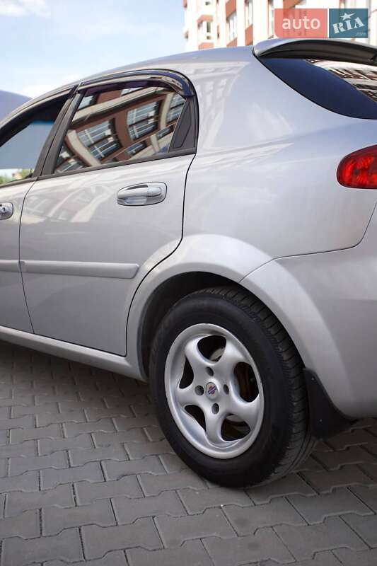Хетчбек Chevrolet Lacetti 2007 в Івано-Франківську