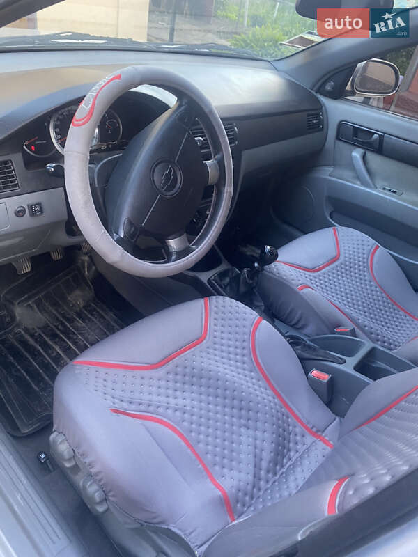 Седан Chevrolet Lacetti 2010 в Тысменице