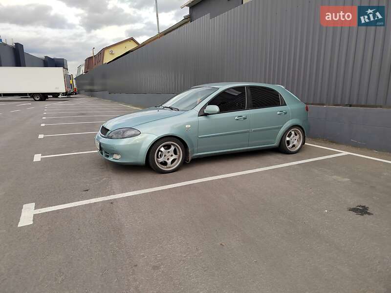 Хэтчбек Chevrolet Lacetti 2006 в Киеве