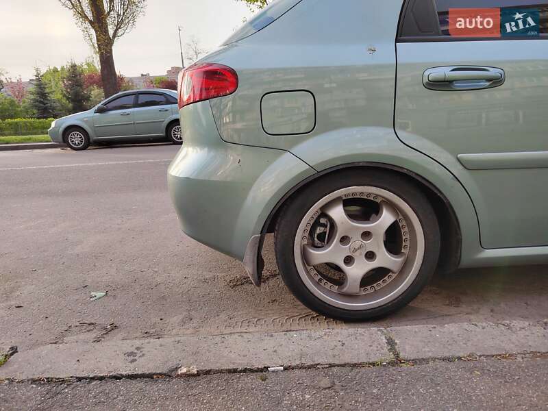 Хэтчбек Chevrolet Lacetti 2006 в Киеве