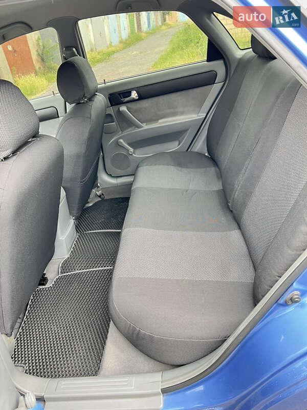 Седан Chevrolet Lacetti 2008 в Кривому Розі