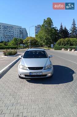 Хэтчбек Chevrolet Lacetti 2006 в Южном