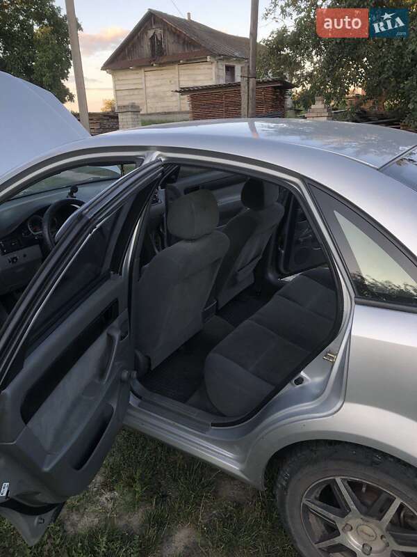 Седан Chevrolet Lacetti 2005 в Ізяславі